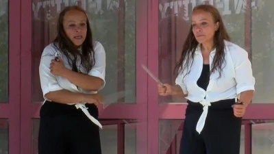 Parasını alamadı, iş yerinin &ouml;n&uuml;nde kendini yakmak istedi!