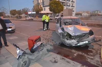 Alkoll&uuml; s&uuml;r&uuml;c&uuml; 4 araca &ccedil;arptı