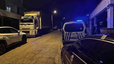 Park yeri y&uuml;z&uuml;nden tartıştığı komşusunu silahla vurarak ağır yaraladı