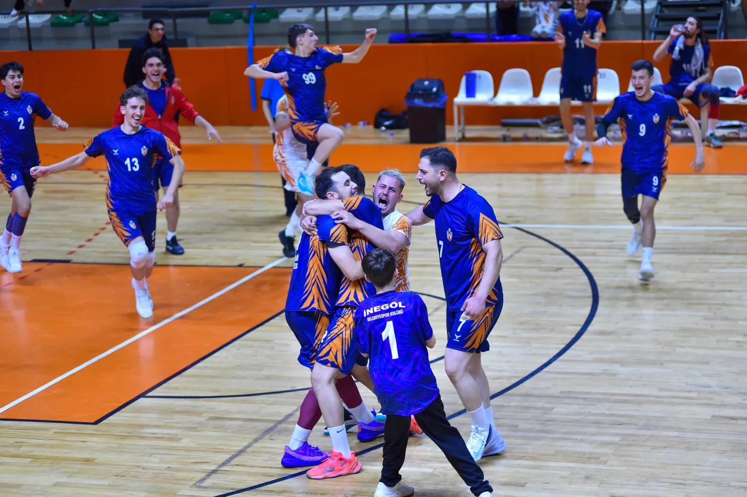 Parkede İneg&ouml;l Belediyespor&rsquo;dan muhteşem seri: 5&rsquo;te 5
