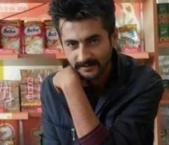 Parkta bilinci kapalı halde bulunan 2 &ccedil;ocuk babası, kaldırıldığı hastanede &ouml;ld&uuml;