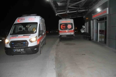 Parkta gen&ccedil;ler arasında &ccedil;ıkan bı&ccedil;aklı kavgada 1 kişi yaralandı
