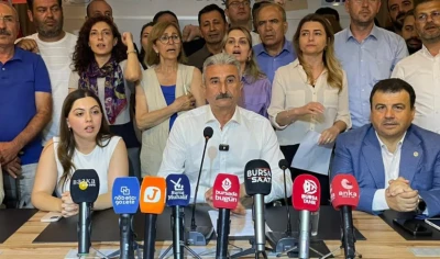  'Parti binasını  terk etmeyeceğiz' diyen Yeşiltaş, tebligatı yırttı!