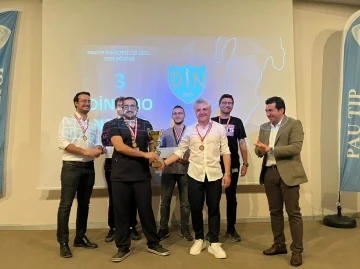 PA&Uuml; Tıp Fak&uuml;ltesi Futbol Liginde &ouml;d&uuml;ller verildi
