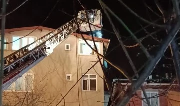 Pendik&rsquo;te apartman dairesinde yangın paniği