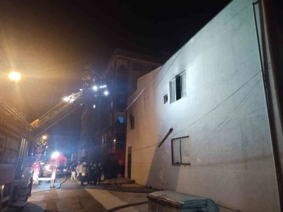 Pendik&rsquo;te elektrik kablosu deposunda yangın