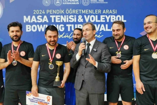 Pendik&rsquo;te &ouml;ğretmenler turnuvasında &ouml;d&uuml;ller sahiplerini buldu
