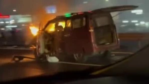 Seyir halindeki ara&ccedil; alev aldı