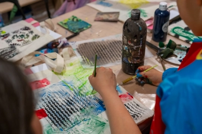 Pera M&uuml;zesi, Ziyaret&ccedil;ileri A&ccedil;ık At&ouml;lye&rsquo;de Sanatla Buluşturuyor