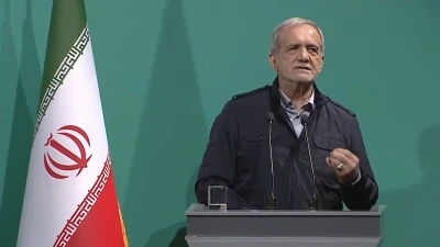Pezeşkiyan: "Bizi boyun eğmeye zorlamak istiyorlar"
