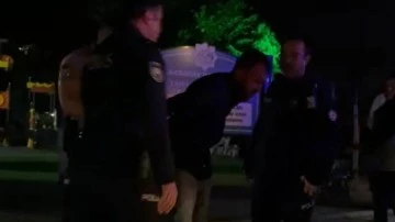 Pilavcı ve midyeci arasındaki kavgaya biber gazlı m&uuml;dahale 