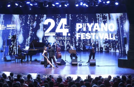 Piyano Festivali&rsquo;nde tango r&uuml;zgarı esti
