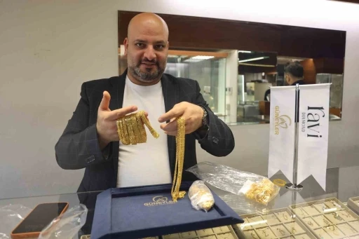 Piyasalardaki sahte dolar s&ouml;ylentisi altına olan rağbeti arttırdı
