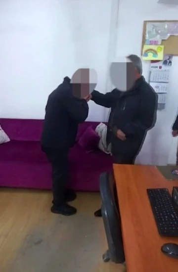 PKK&rsquo;da &ccedil;&ouml;z&uuml;lmeler devam ediyor: Jandarmanın ikna ettiği &ouml;rg&uuml;t mensubu teslim oldu
