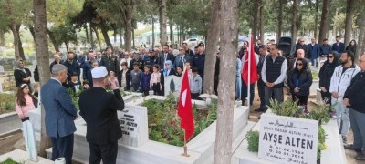 PKK'lı ter&ouml;ristlerce şehit edilen &Ouml;ğretmen Neşe Alten, mezarı başında anıldı