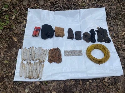 PKK'lı ter&ouml;ristlerin kullandığı mağarada patlayıcı maddeler ele ge&ccedil;irildi