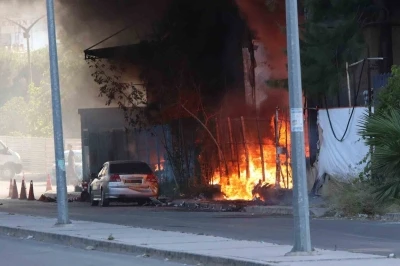 Plastik fabrikasında yangın: Dumanlar g&ouml;ky&uuml;z&uuml;n&uuml; kapladı