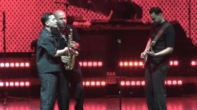 Poizi, Bursa Festivali&rsquo;nde hayranlarını coşturdu