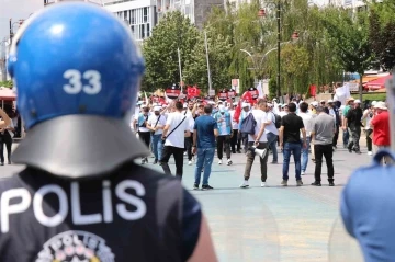 Polis barikat kurarak y&uuml;r&uuml;y&uuml;şe izin vermedi: Yalnızca 10 kişi Bolu&rsquo;dan Ankara&rsquo;ya yola &ccedil;ıktı