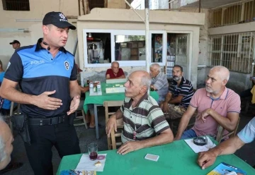 Polis &lsquo;&Ccedil;ocuklar boğulmasın&rsquo; diye kapı kapı gezdi
