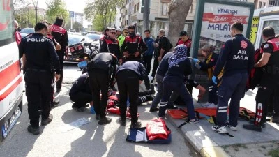 Polis ekipleri korkun&ccedil; kazaya karıştı: 2 yaralı! 