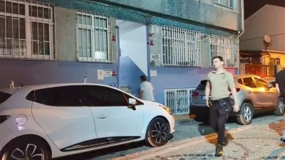  Polis evinde &ouml;l&uuml; bulundu; meslektaşları odada ve mutfakta başkasına ait ceset par&ccedil;alarına ulaştı