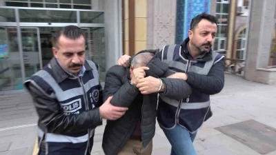 Polise başkasının kimliğini g&ouml;steren şahsın 28 yıl cezayla arandığı ortaya &ccedil;ıktı