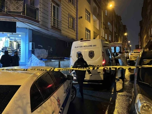 Polisi g&ouml;r&uuml;nce camdan atlayan gen&ccedil; demir korkuluğun &uuml;zerine d&uuml;şerek &ouml;ld&uuml;
