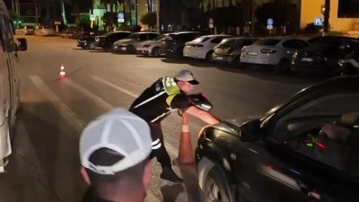 Polisimizin dur ihtarına uymayıp ezmeye kalkan yabancı uyruklu şahıs...