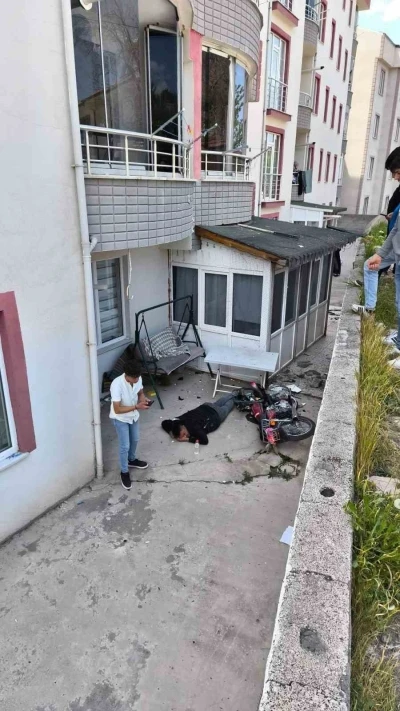 Polisin &rsquo;dur&rsquo; ihtarına uymadı kaza yaptı
