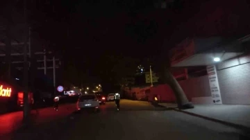 Polisin &rsquo;Dur&rsquo; ihtarına uymayan s&uuml;r&uuml;c&uuml;, yakalanınca &ouml;z&uuml;r diledi
