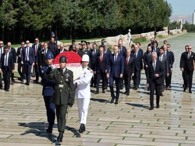 Polonya Cumhurbaşkanı Nawrocki, Anıtkabir'i ziyaret etti