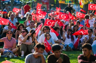 Porsuk Akıyor, Eskişehir&rsquo;de Festival Heyecanı Devam Ediyor
