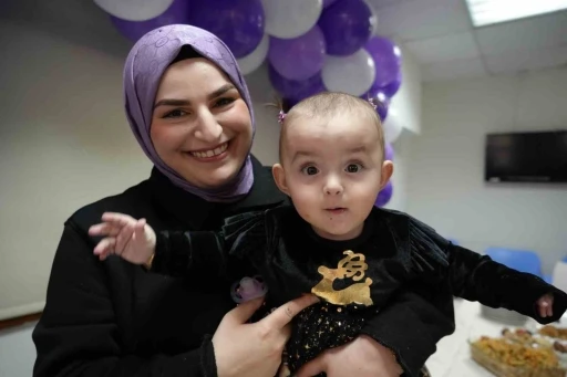 Premat&uuml;re doğan bebeklerin anneleri: "Umudumuzu ve inancımızı kaybetmedik"
