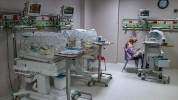 Premat&uuml;re &uuml;&ccedil;&uuml;zler 3 aylık hayat m&uuml;cadelesini kazandı