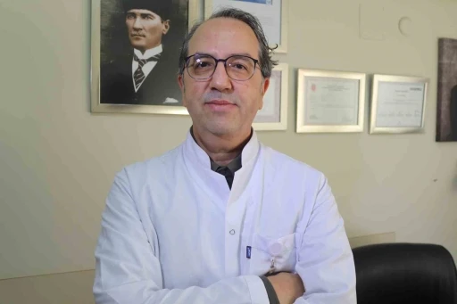 Prof. Dr. Alper Şener: &ldquo;El, ayak, ağız hastalığı ciddi bir risk oluşturmaz&rdquo;
