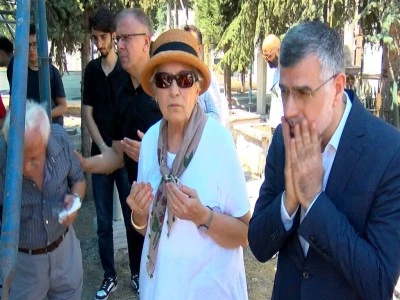 Prof. Dr. Halil İnalcık vefatının 9'uncu yılında kabri başında anıldı