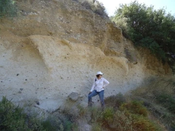 Prof. Dr. Kuş&ccedil;u, &ldquo;İncirli Volkanındaki sismik hareketlilik bu volkanın aktif olduğunu hatırlatıyor&rdquo;
