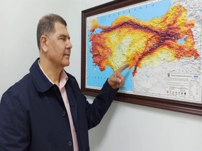 Prof. Dr. &Ouml;ver: Doğu Akdeniz'de 7 ve &uuml;zeri b&uuml;y&uuml;kl&uuml;kteki deprem hakkında a&ccedil;ıklamada bulundu