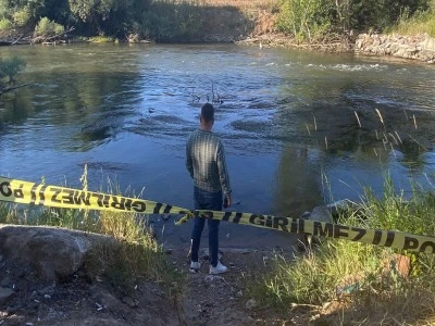 Profes&ouml;r&uuml;n cesedi Porsuk &Ccedil;ayı'nda bulunmuştu!