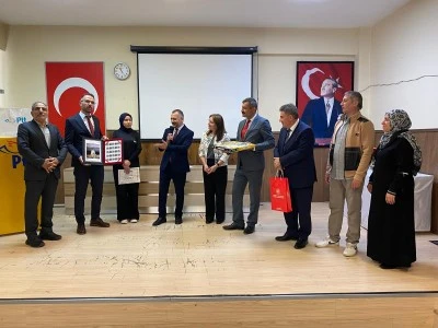 PTT Mektup Yazma Yarışması &ouml;d&uuml;lleri sahiplerini buldu