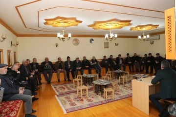 Pursaklar&rsquo;ın dedelerinden Ertuğrul Başkan&rsquo;a tam destek
