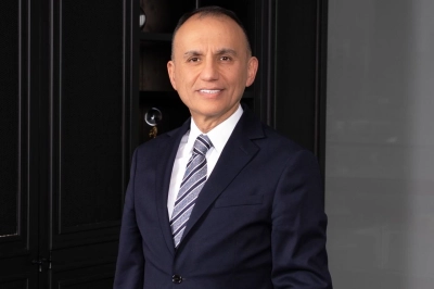 Pusula Holding Londra'da Banka Kuruyor