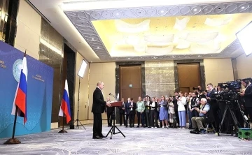 Putin: &ldquo;Cumhurbaşkanı Erdoğan&rsquo;ın siyasi iradesi uluslararası barışa katkı sunuyor&rdquo;
