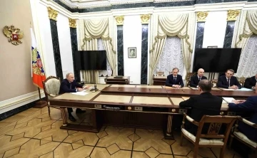 Putin&rsquo;den, Batı&rsquo;ya n&uuml;kleer silah uyarısı
