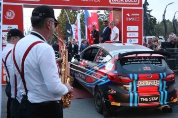 "100. Yıl Rallisi" ve 2023 T&uuml;rkiye Baja Şampiyonası 2. Ayağı start seremonisi ile başladı
