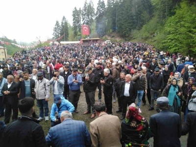 "Acısu Hıdırellez K&uuml;lt&uuml;r ve Bahar Bayramı Şenliği" yağmur altında yapıldı
