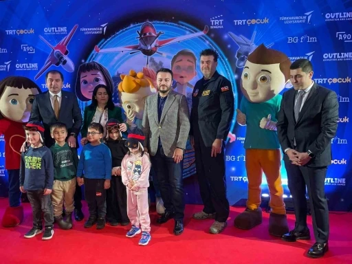 "Aslan H&uuml;rkuş 4: H&uuml;rjet Oyunda"  filminin galası yapıldı
