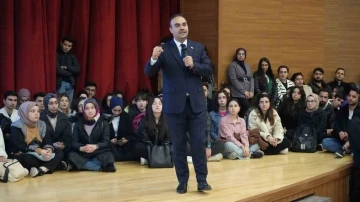 "Ay&rsquo;a milli hibrit roket motorumuzla erişeceğiz"

