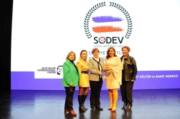 "Beyaz Baretli Kadınlar Projesi" Bal&ccedil;ova&rsquo;ya &ouml;d&uuml;l getirdi
